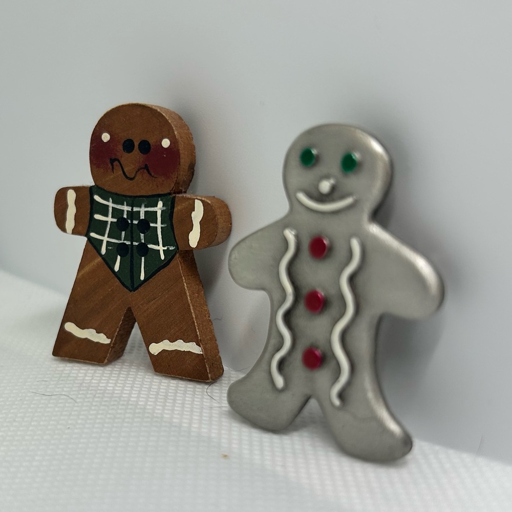 Vintage Gingerbread Man Brooch Set Wood and Silver‎ Tone Christmas Pins